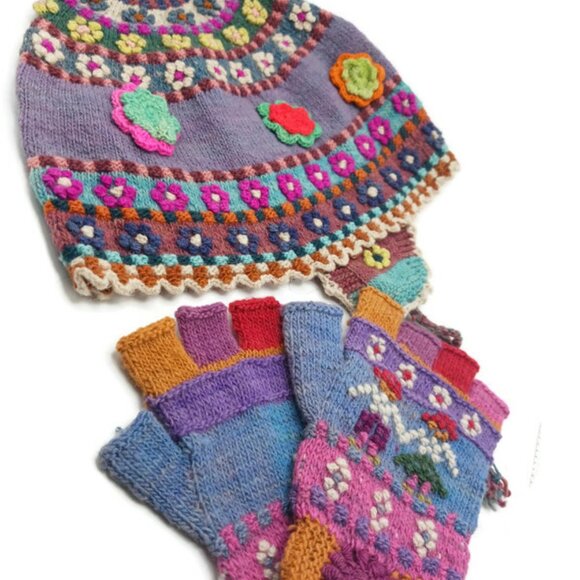 Set of Chullo Wool Knitted Gloves Handmade Cusco Flower Design